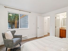 10822 NE 148th Lane J102, Bothell WA 98011