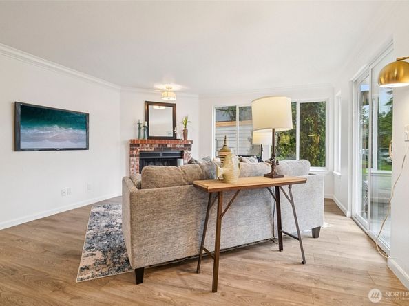 10822 NE 148th Lane J102, Bothell WA 98011