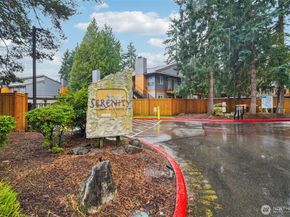 10822 NE 148th Lane J102, Bothell WA 98011