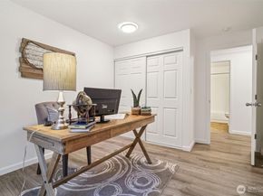 10822 NE 148th Lane J102, Bothell WA 98011