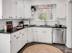 2103 5th Avenue N, Seattle WA 98109