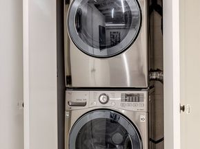 2103 5th Avenue N, Seattle WA 98109