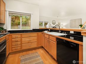 10007 NE 37th Court, Kirkland WA 98033