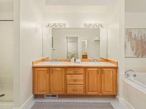 10007 NE 37th Court, Kirkland WA 98033