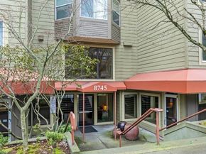 8745 Greenwood Avenue N 314, Seattle WA 98103