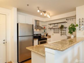 8745 Greenwood Avenue N 314, Seattle WA 98103