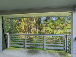 9904 NE 142nd Place C302, Kirkland WA 98034