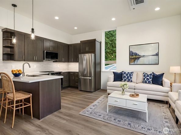 2006 120th Street NE Unit 2, Seattle WA 98125