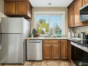 9515 NE 180th Street C101, Bothell WA 98011