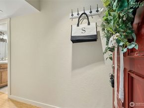 9515 NE 180th Street C101, Bothell WA 98011