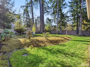 14003 NE 6th Place, Bellevue WA 98007