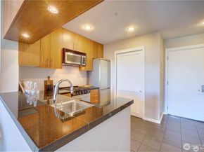 2721 1st Avenue PH06, Seattle WA 98121