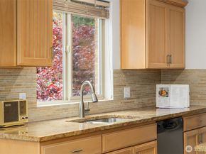 3834 175th Avenue NE 209, Redmond WA 98052