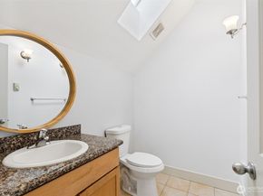 5907 40th Avenue SW A, Seattle WA 98136
