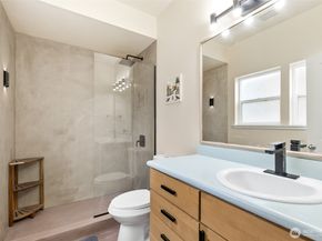 5907 40th Avenue SW A, Seattle WA 98136