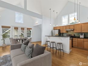 5907 40th Avenue SW A, Seattle WA 98136