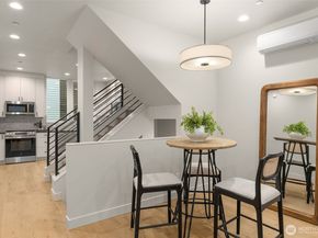 1104 B 34th Avenue, Seattle WA 98122