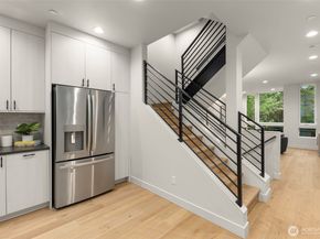 1104 B 34th Avenue, Seattle WA 98122