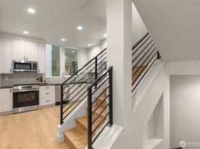 1104 B 34th Avenue, Seattle WA 98122