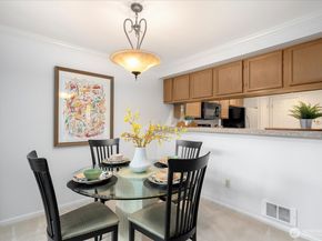 15907 NE 40th Way 32A, Redmond WA 98052