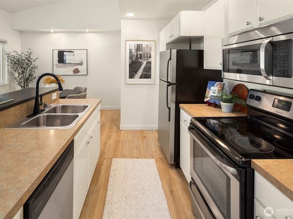 6527 200th Street SW 303, Lynnwood WA 98036