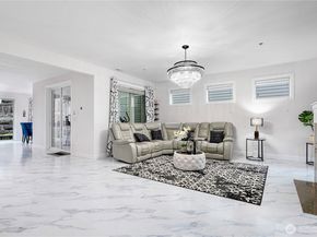 20042 94th Avenue NE, Bothell WA 98011