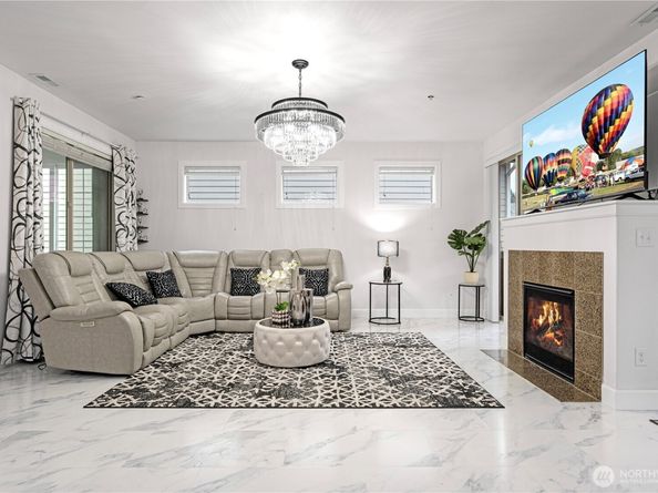 20042 94th Avenue NE, Bothell WA 98011