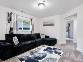 20042 94th Avenue NE, Bothell WA 98011