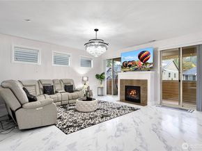 20042 94th Avenue NE, Bothell WA 98011