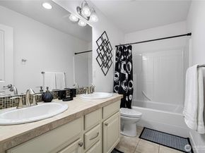 20042 94th Avenue NE, Bothell WA 98011