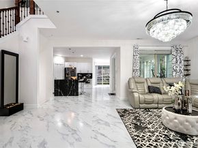 20042 94th Avenue NE, Bothell WA 98011