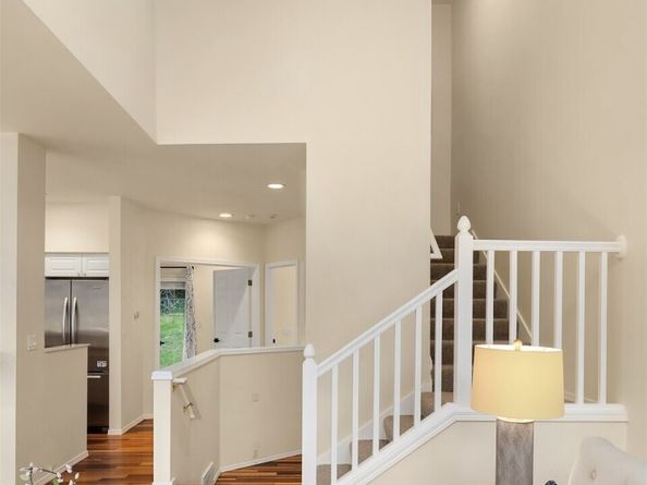 18646 NE 57th Way, Redmond WA 98052