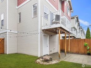 401 126th Place SE B, Everett WA 98208