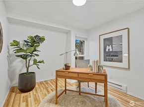 12625 SE 42nd Street, Bellevue WA 98006