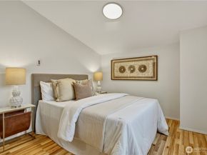 12625 SE 42nd Street, Bellevue WA 98006