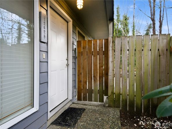12625 SE 42nd Street, Bellevue WA 98006