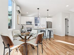 2634 NW 58th Street B, Seattle WA 98107