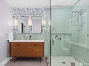 2502 E Roanoke Street, Seattle WA 98112