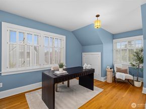 2502 E Roanoke Street, Seattle WA 98112