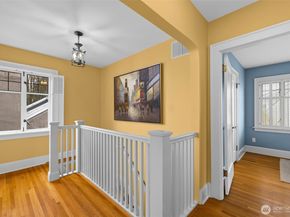 2502 E Roanoke Street, Seattle WA 98112