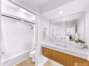 732 11th Avenue E 305, Seattle WA 98102