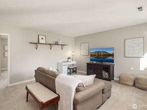 36907 SE Braeburn Street, Snoqualmie WA 98065