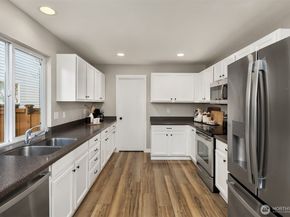 36907 SE Braeburn Street, Snoqualmie WA 98065