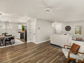 36907 SE Braeburn Street, Snoqualmie WA 98065