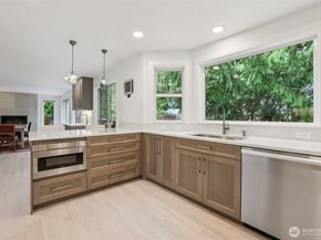 15732 111th Avenue NE, Bothell WA 98011