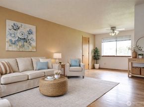 1519 NE Kirkland Avenue 1521, Renton WA 98056