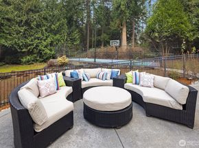 21219 SE 39th Street, Sammamish WA 98075