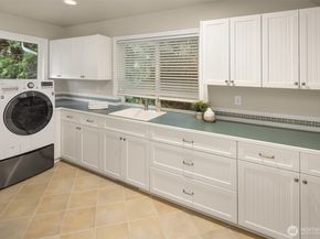 21219 SE 39th Street, Sammamish WA 98075