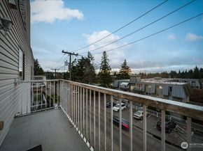 11532 15th Avenue NE 401, Seattle WA 98125