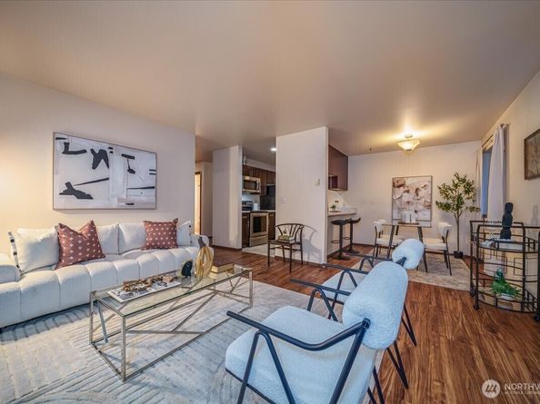 11532 15th Avenue NE 401, Seattle WA 98125